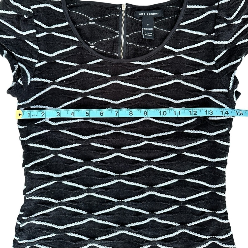 QED LONDON | Black and White Body-con mini-dress | Size Small - Picture 7 of 8
